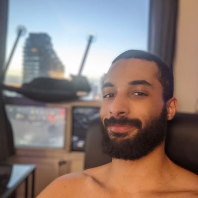 vaeillun's profile picture. 