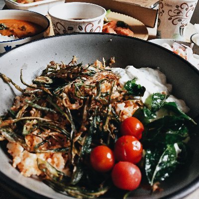 Restaurant Indien spécialisé dans les plats traditionnels, sur place ou à emporter, cuisinés maison et toujours délicieux. Venez vous régaler !