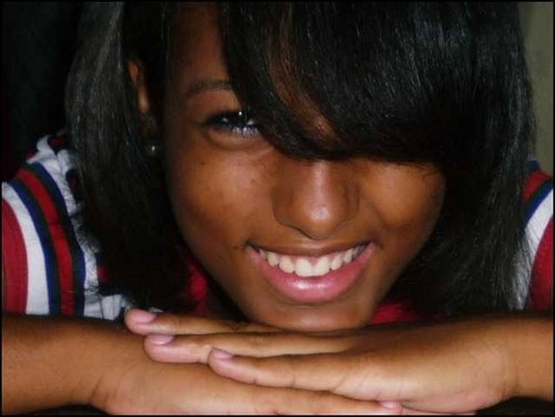 Sou aquela que faço de Pequenos Instantes Grandes Momentos ..♥
Facebook: http://t.co/9Ch0qmWkz7
Msn: drica_brs@live.com