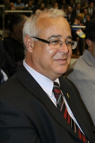 Cristão, Artista Plástico, Esposo da Pra Maria José da Silva Xavier, Pai de Oito Filhos Lindos, Presidente da Assembléia de Deus em Porto Ferreira-SP.