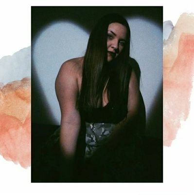 _micagallardo's profile picture. 23 | Cantante
💚✌🦂