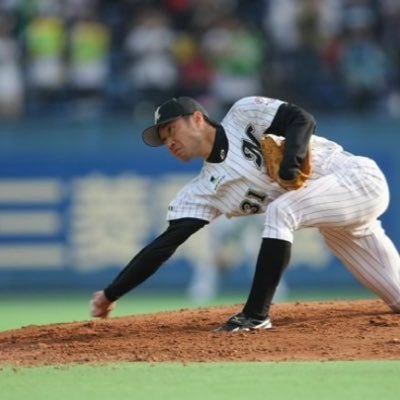 2005年の興奮をもう一度！ 俊介・サトコンビと荻野貴司好き。若手が成長し全国区のスターになるのを楽しみに待ってます。チームや選手・野球をポジに楽しめる方は友達😊。幕張ベイタウン民。無言フォローすみません。