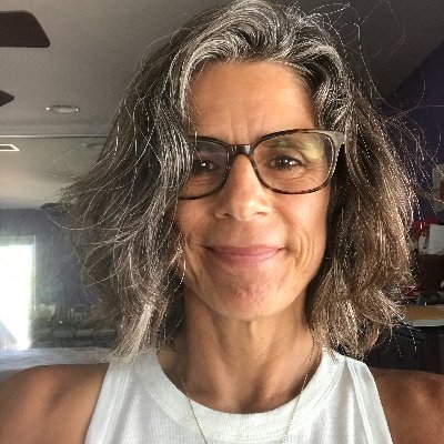 elizabethp222's profile picture. My compass:  love, gratitude, social justice, well being.