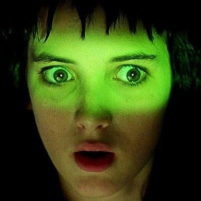 Só uma Alienígena que a 20 anos tenta entender qual é a desses humano... 👽🏳️🌈