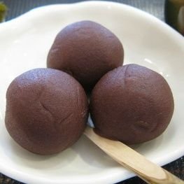 v49690881's profile picture. 