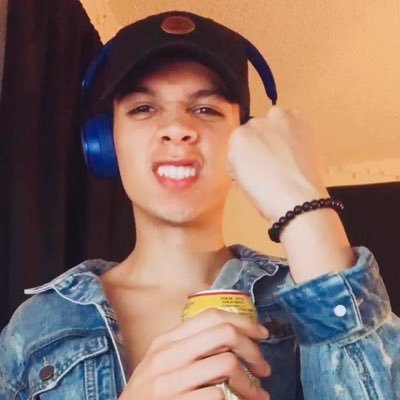 itskevtho_'s profile picture. 