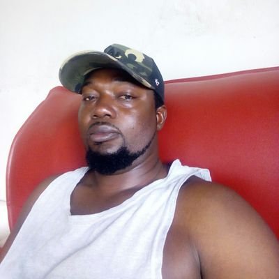 Entertainment analist, song writer/ producer, CEO CoolHouse entertainment.