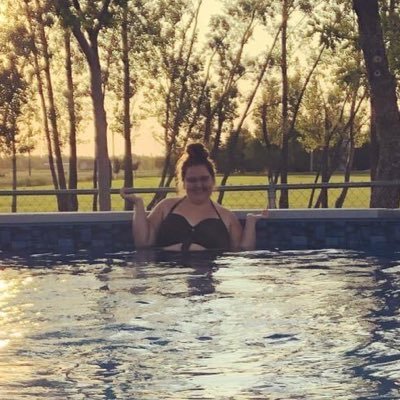 cassie_leaa's profile picture. she/her