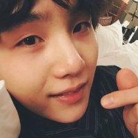 v⁷ (@yoonitun) 's Twitter Profile