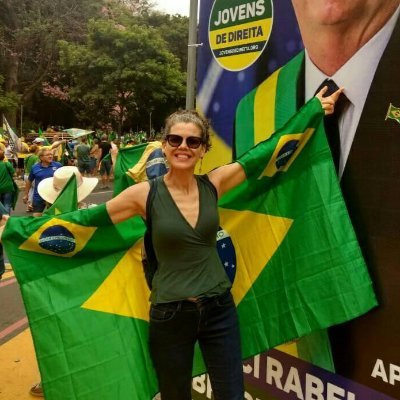 Faço chapéus, sou arteira!
Missão na vida: ser brasileira e não desistir nunca!!! Pelo Brasil, pela liberdade, ordem e progresso!