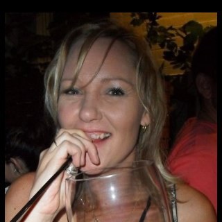 Emilou71's profile picture. 