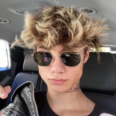 _rionamcerlain_'s profile picture. @jadenhossler @vinniehacker @brycehall @naileadevora @arianagrande 💋