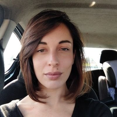 AloiseVeronica's profile picture. Si tratta di vivere il tempo che ci è stato...in realtà sono un arnese da musei, ipogei e rovine varie.