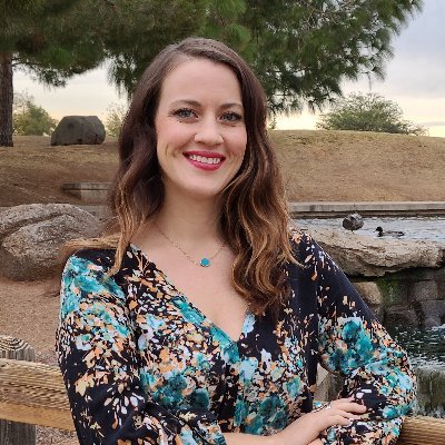 StephanieVerar5's profile picture. Goal-setter & training content visionary 🤓 Director - Startup Grind Phoenix 😎 day-maker 😊 fur baby mom 🐶😼 Lego builder 🧱 D&D and comic book enthusiast 🧝‍