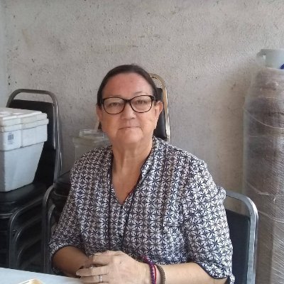 SOY NACIDA EN MONTERRETY N.L ESTUDIE LIC.EN DERECHO Y CIENCIAS JURIDICAS Y MAESTRIA EN CIENCIAS DE LA EDUCACION Y ESTOY EN SEGUNDO TETRA DE DOCTORADO EN EDUCAC