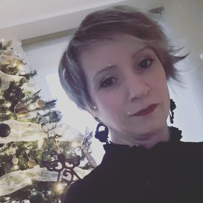 vitalenadia3's profile picture. Nurse mom Love peace music