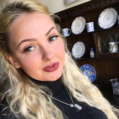 AennaDcruz's profile picture. 