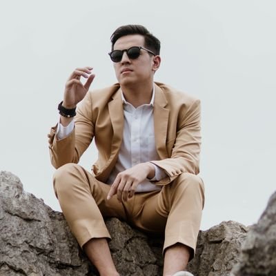 cjclaravall's profile picture. Lone Traveller 
Instagram: cjclaravall