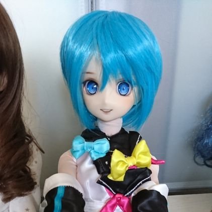 こちらミク廃のおじさんになります。
コスプレ、カメラ、ドール、ボカロ、ポケモン…等々浅～く楽しんでます。
