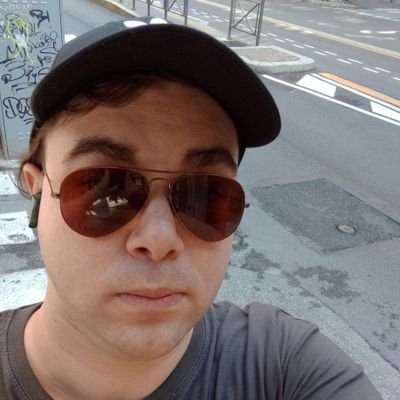 Streamer who loves to play games create content and interact with people!