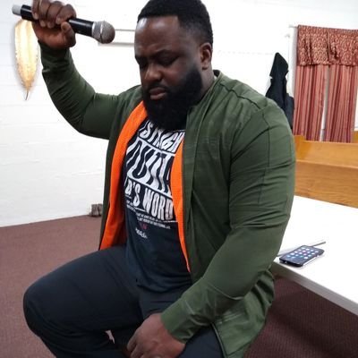 Servant leader at Evidence Church of Middletown, Ohio. Husband to the lovely Danae LaChelle, father of 5. My life belongs to Christ.