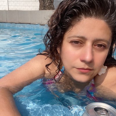 kperUcita's profile picture. publicista|playera|soñadora|payasa|chocolatera|lisurienta|tallarinera|mandarinera #antitaurina #piernitaszamudio #ramones #ydaleU #tealover #barbiecollector 🚲