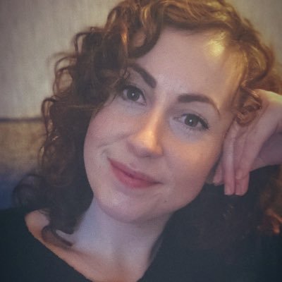 fifimcauley's profile picture. Mostly music, memes & self deprecation 🎻☘️