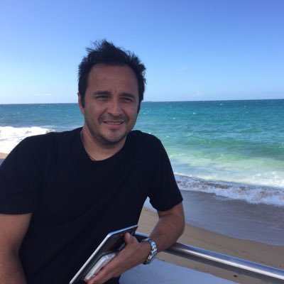 Periodista y comentarista deportivo.