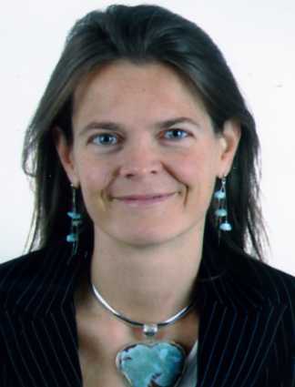 Diplomática española desde 1996. Jubilada por motivos de salud desde febrero 2024. Hablo 11 idiomas 💗 Spanish female diplomat since 1996. I speak 11 languages.