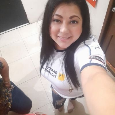 Soy de Sangre Ecuatoriana Hincha De Liga Deportiva Universitaria  carismatica alegre Y muy especial. Agradecida con Dios. Buena persona y Adsolutamente feliz!!!