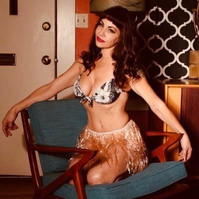Former @Gretsch Guitar Girl. Traditional Rod & Kulture Mag Trophy & Cover Girl. Down to earth girl with a big heart I wear on my sleeve. SUBSCRIBE ON ONLYFANS⬇