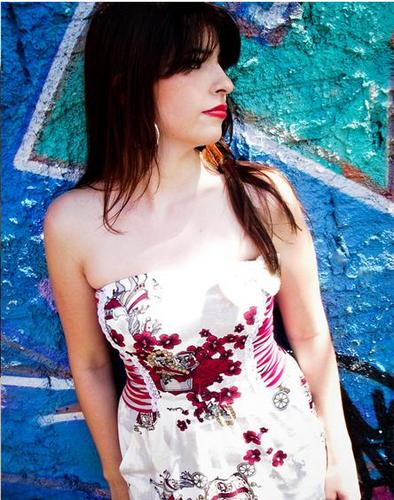 Renataneves7's profile picture. 