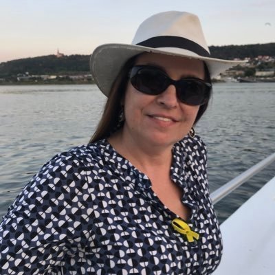 Psicòloga forense. Antifeixista. Feminista. Enamorada dels Països Catalans.
''Fidel per sempre més al servei d’aquest poble''.