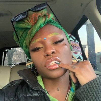 Crystal Dealer 💎, Plant Muva 🪴, Astro Bae ♎️⚖️☯️🕉, Songstress 🪲🦋, Poet Floetic Being. 😌🐝🌈🪐🌸🍄🎋🍀🥢🔮📿🧬🦠