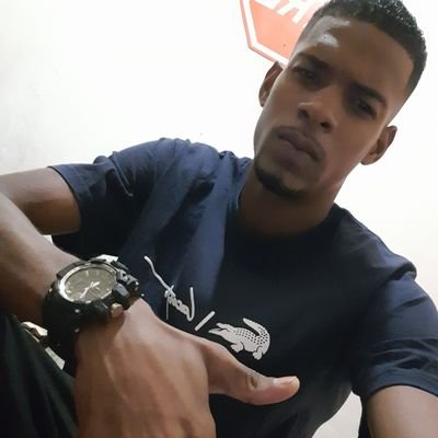 Meu sorriso é um veneno para aqueles que querem ver as minhas lágrimas! 🎭