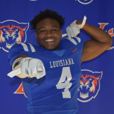 #Trulyblessed | Committed To Louisiana College 🟠 |🧤5’10 205 lbs 💪🏽| OLB |