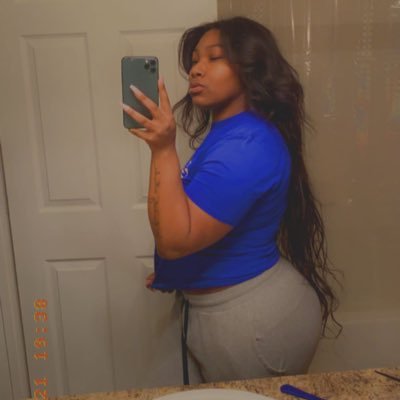 Tyinaaa_'s profile picture. عليك ان تؤمن بنفسك.