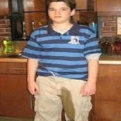 javadog315's profile picture. Freddy pissing