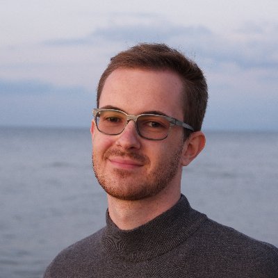 studied physics @tuvienna (MSc) and business @wu_vienna. Now starting app development
