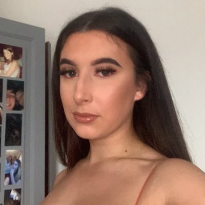 livfarrar's profile picture. lol