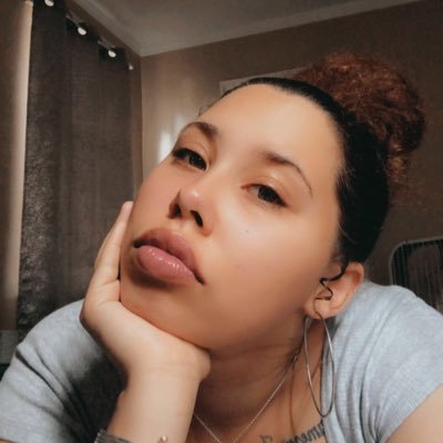 A QUEEN👑 PERIOD🗣💕 ||LIVING MY BEST LIIIFFE🤪🤷🏽♀️.||Nurse in the making😁SC:alyssialashae