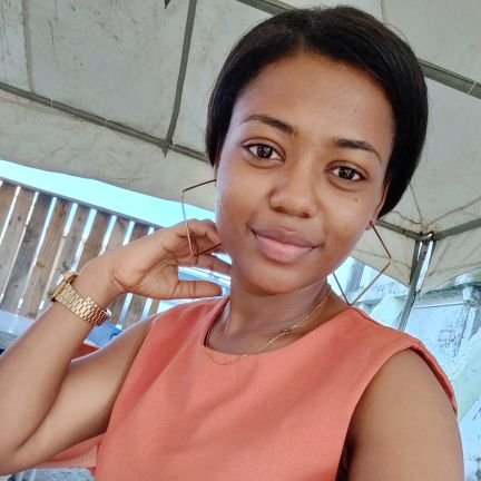 pinky81565626's profile picture. 