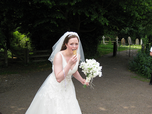 Pretty cool chick, arty crafty type, loves playing with flowers and paper and glue and glitter, loves food, wine films and my husband & daughter!