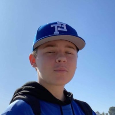 18 | @Twitch Affiliate and @Kick Streamer  | https://t.co/8KuF20y5Cg