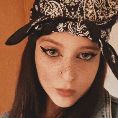 luuccciiana's profile picture. ✨inútil✨