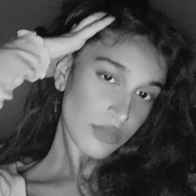 rheakapahi's profile picture. 