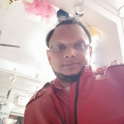 ykhan7783's profile picture.