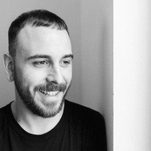 JulienSanders88's profile picture. 🎙️ Créateur du podcast Le Fil  Je pars à la rencontre des personnes qui ont travaillé dans les coulisses de la mode entre les années 50 à début 2000