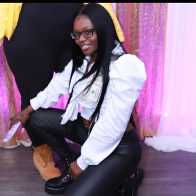 She’s a twinn 🥰 It's a wonderful thing to have a pretty girl up under ya wing ❤️