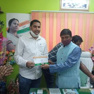 DhaliSaheb's profile picture. মমতা ব্যানার্জীর সৈনিক হিসেবে নিজেকে গর্বিত মনে করি।
                  খরা হোক বা বন্যা
                 ভরসার নাম অগ্নিকন্যা